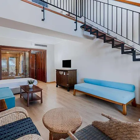 Aquaworld מלון *